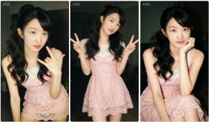 昏暗室内蕾丝连衣裙自拍